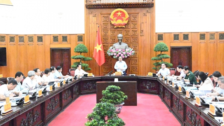 ពត៌មាន ម៉ោង​ ៦