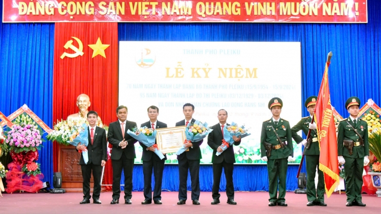 Anih jang Đảng pơlei tơm Pleiku sơng Mê đai Pơm jang tăl Ƀar 