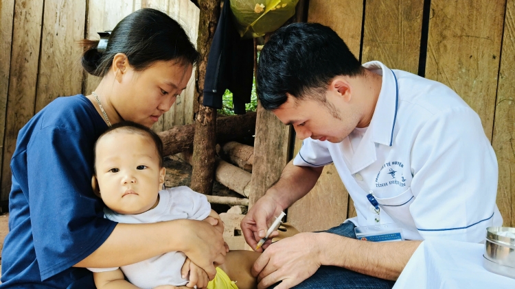 Gian nan hành trình tiêm chủng ở Na Cô Sa