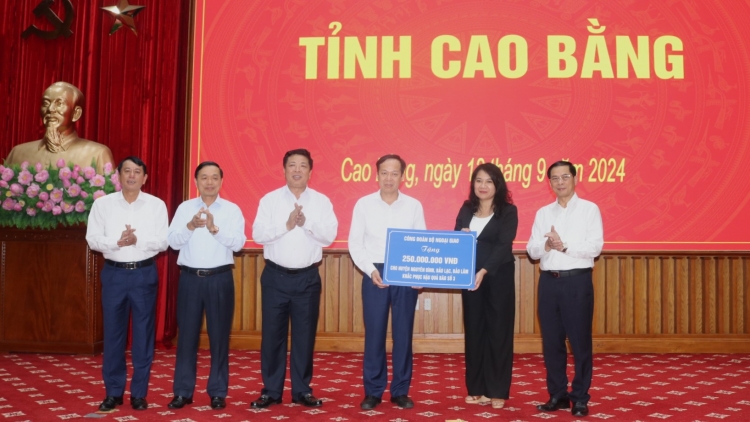 Phŏ Thủ tướng Bùi Thanh Sơn bơ̆jang tơ̆ dêh char Cao Bằng 