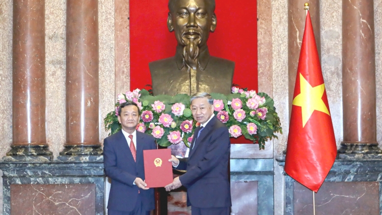 Tổng Ƀí thư, Củ tịc lơgar ồng Tô Lâm jàu Jơnau lơh nền pồ Kwang ătbồ Anih lơh broă ala măt lơgar Việt Nam tàm lơgar Lào 