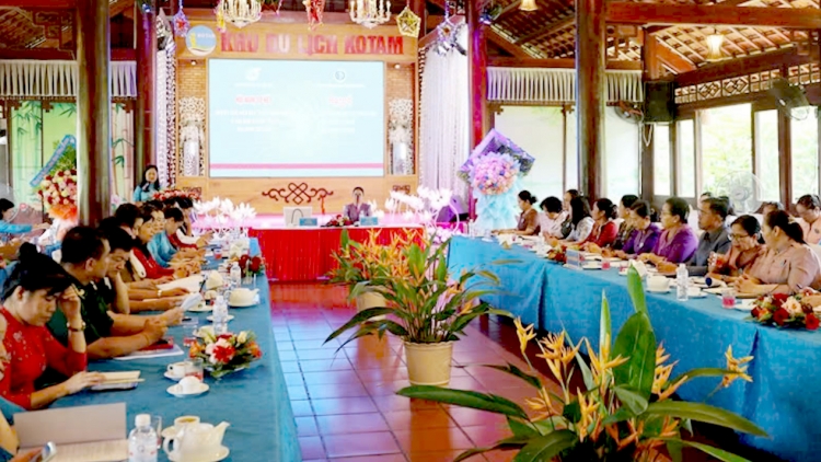 Jang hơdoi yoa “tơdrong rơngei păng jang tŏk” đơ̆ng drŏ kăn Đắk Lắk (Việt Nam) păng Mondulkiri (Campuchia)