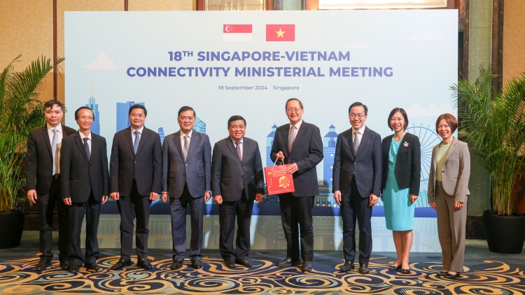 Hneăng hôp mâu Ngế xiâm rôh má 18 tơdjêp cheăng kâ Việt Nam - Singapore  