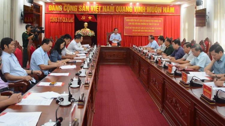 Mpồl lòt sền bơh Ƀan Ƀí thư lơh broă mờ Mpồl lơh kơnòl broă sùm Tỉñ ủy càr Gia Lai