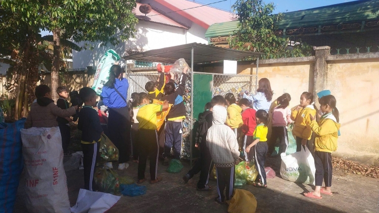 “ĐHR’NÔNG ĐÔNG 100 ĐỒNG”  BHRỢ CLAN LIÊM PR’ẮT TR’MUNG 