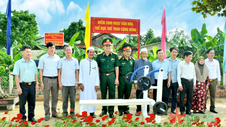 HATAI ANIT DI TAPON NYOM BOL PAN PHAO KRAONG QUÂN KHU 7 HAONG DOM AGAMA