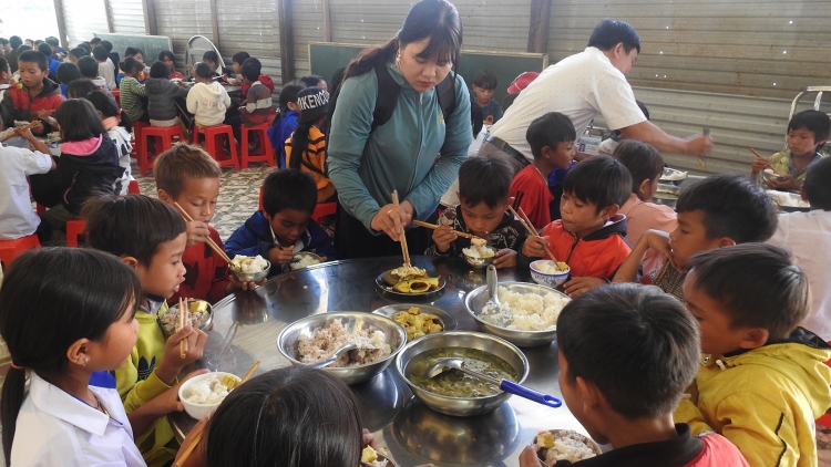 Kon Tum kơdrâm kơdrĕng ahdrối hâi xah hêi ro Tâi tâng kuăn pơlê chiân vâi hdrêng troh hngêi trung