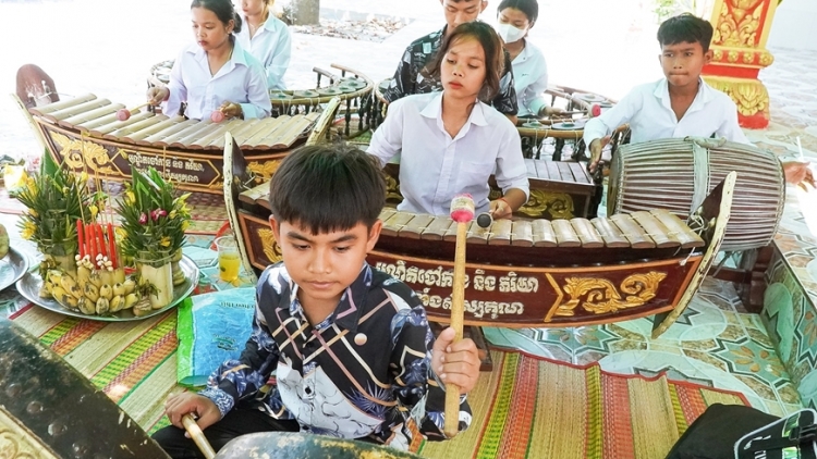 SÓC TRĂNG TAMAT TAL BAC MA-IN ALAT RAGAM BHAP BINI NGŨ ÂM 