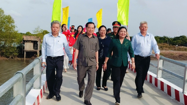 BHUM LI-U PATAOM PREIN NAO TAL GAH TASIK DAONG PADANG TANEH IA 