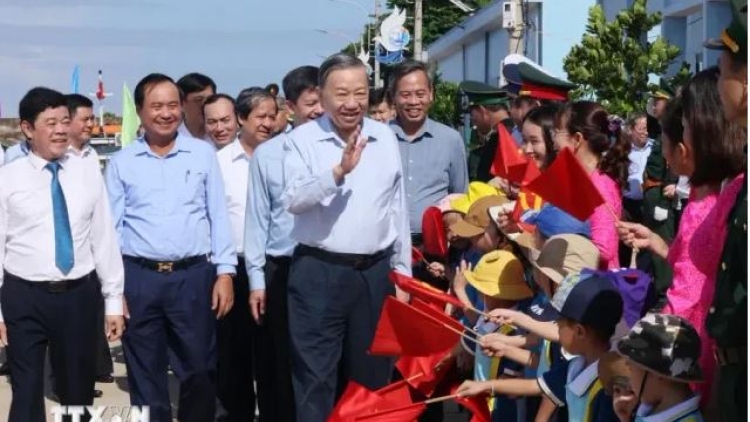 Khua git gai Ping gah, Khua mir sir dêh čar ta ơi Tô Lâm čuă, mă bruă ƀơi tơring glông Cồn Cỏ, tơring čar Quảng trị 