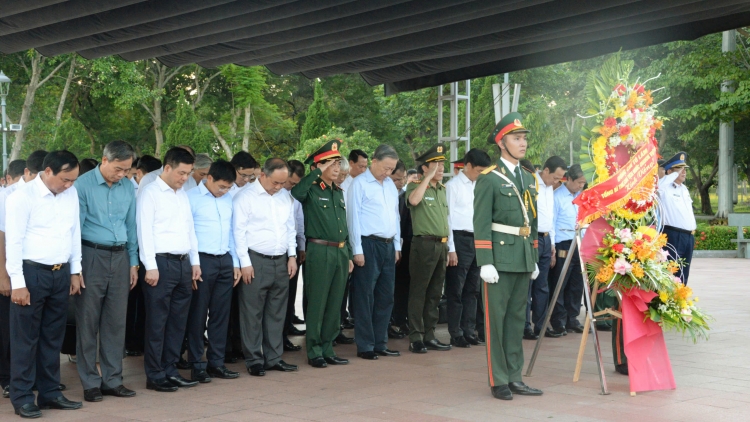 Tổng Ƀí thư, Củ tịc lơgar ồng Tô Lâm chu ñàng kah kơlôi ală cau ling khin cha jak chài, cau ling chơ̆t màng mờ Tổng Ƀí thư lài do ƀồc ồng Lê Duẩn tàm Quảng Trị
