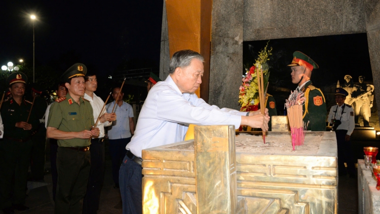 Tổng Bí thư, Kruanh dak Tô Lâm mpoh su nhang nkah gĭt ăp nuĭh janh dăng lĕ roh n’hanh Tổng Bí thư Lê Duẩn ta Quảng Trị 