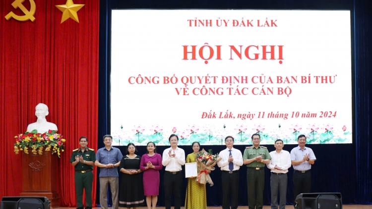 Mò Huỳnh Thị Chiến Hoà at gơnoar broă Phó Ƀí thư Tỉñ ủy càr Dăk Lăk