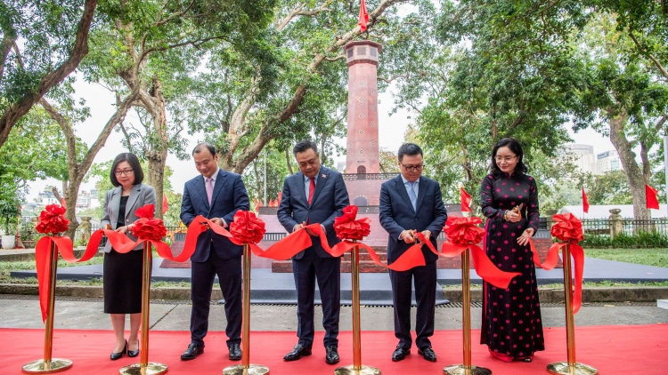 Pŏk klei rang mdah rup kơ gơ̆ng hla čhiam gru Hà Nội 