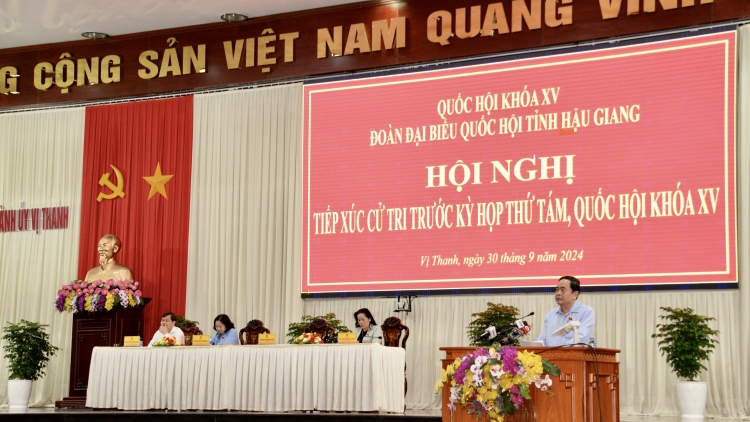 Củ tịc Quôk hội ồng Trần Thanh Mẫn tìp măt cau tĕ khà ƀòn dờng Vị Thanh, càr Hậu Giang