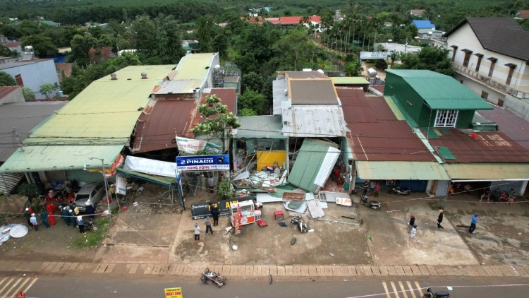 Vâ pôi ta ai xêó tơdroăng ki tơklô̆m rơxế drô troăng