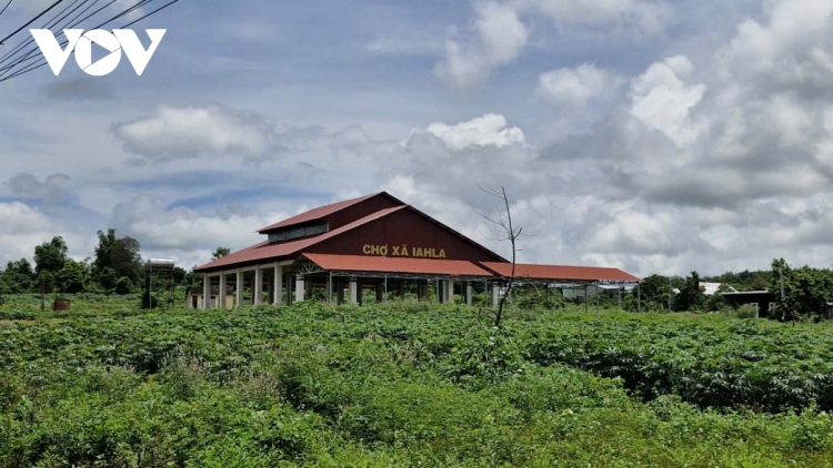 Gia Lai: Rdâk njêng chợ 3 rmen prăk ntlơi dơm