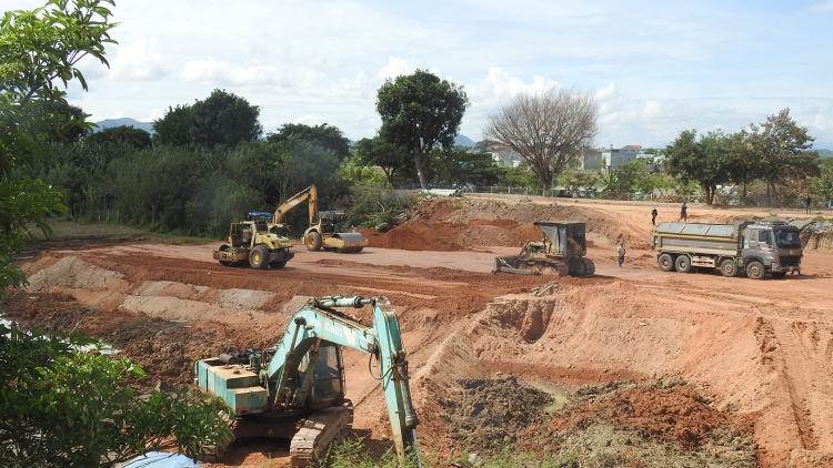 Kon Tum: Âk nău kan tơm khlăy hôm nha geh ƀư mbrơi.