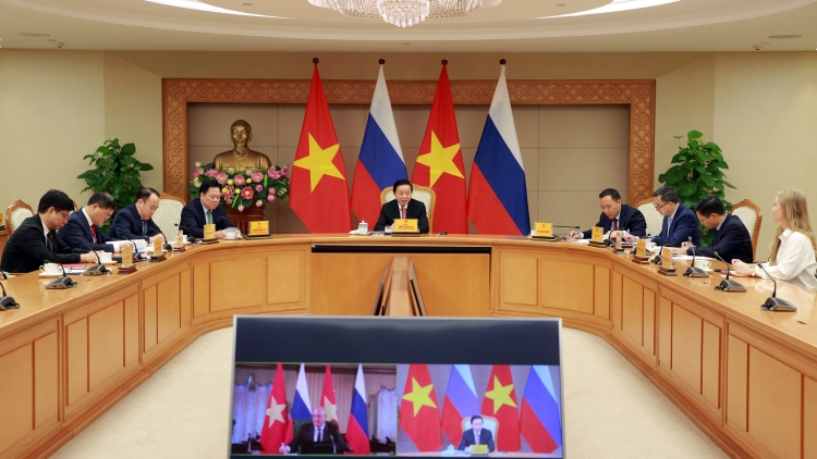 Phó Thủ tướng ồng Trần Hồng Hà cri bơyai tàm điện thoại mờ Phó Thủ tướng lơgar Nga