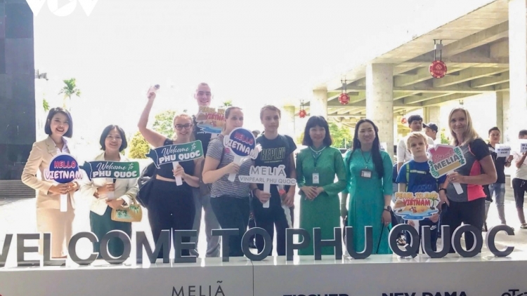 ពត៌មាន ម៉ោង​ ៦