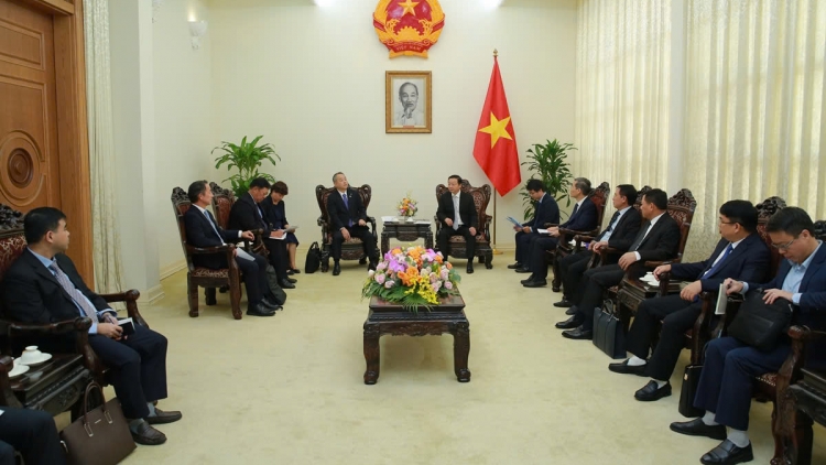 Groi Thủ tướng Trần Hồng Hà wơt Kruanh nkre ƀư Tổng Giám đốc Tập đoàn Sumitom