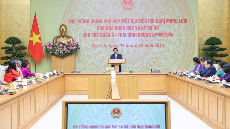 Thủ tướng Phạm Minh Chính mâp măt nuĭh ntơh măt doanh nhân, nkhêp geh Nar Doanh nhân Việt Nam