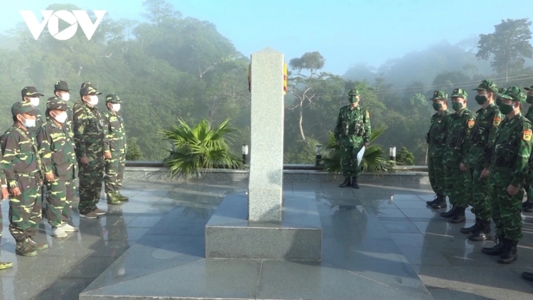 T’BHLÂNG XAY MOON, ZÊL CHA GROONG ZÂP BH’RỢ CẮH LIÊM CRÊÊ ĐHỊ ZR’LỤ K’NOONG K’TIẾC VIỆT NAM - LÀO