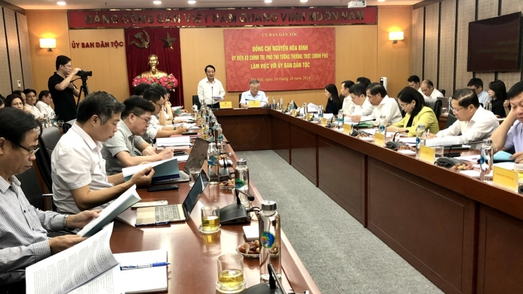 Phŏ Thủ tướng Nguyễn Hòa Bình bơ̆jang hăm Anih vei lăng hơdrĕch kon kông