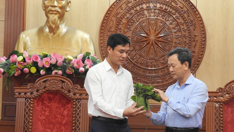 Tơring čar Kon Tum jao anah sâm Ngọc Linh brơi tơring čar Lai Châu