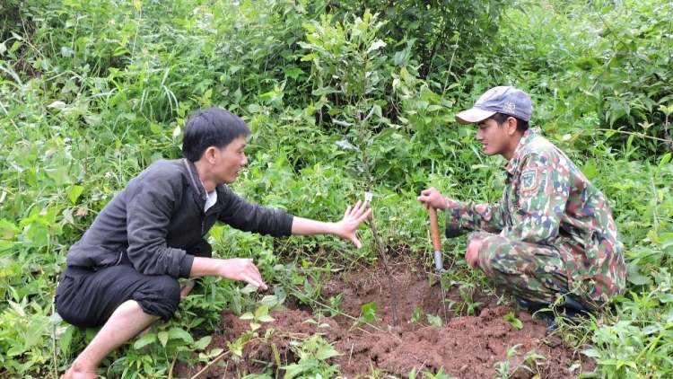 BRUK CAIK VEIK MENG MBANG JAK BA SALIH HATAI SAHANENG, BRUK NGAK DI BHUM BANGSA TAKIK KON TUM