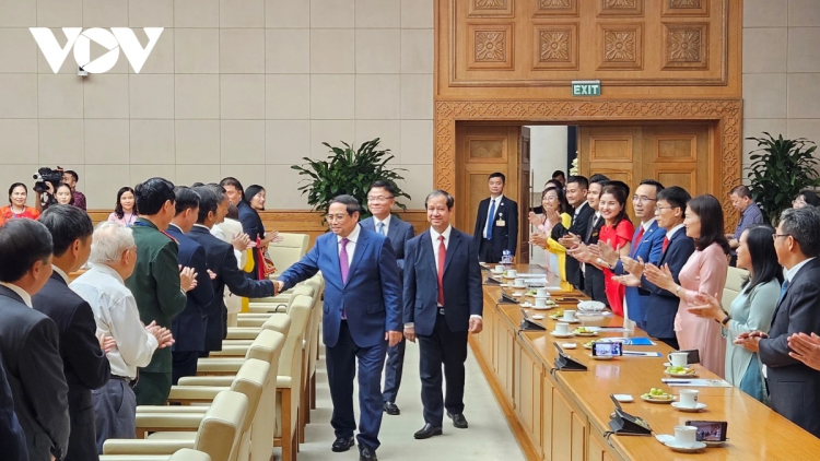 Thủ tướng ồng Phạm Minh Chính tìp ala măt ală cau pơgru pơnrơ ngan di dơ̆ tơngkah kir sơnrai Ngai Cau pơgru Việt Nam 20/11 