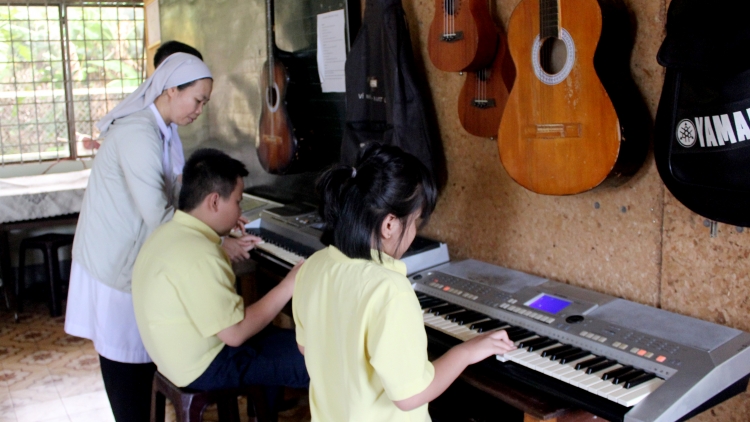 Ăp nŭih nti ntĭm “mô geh biên chế” nsôih kơl an kon se rven rvo