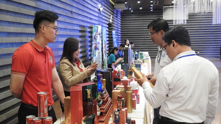 Ntrŭt dăng nau ntrơn rgâl mrô tâm tuch tăm đah Tây Nguyên ndrel Nkuăl ƀon têh Hồ Chí Minh