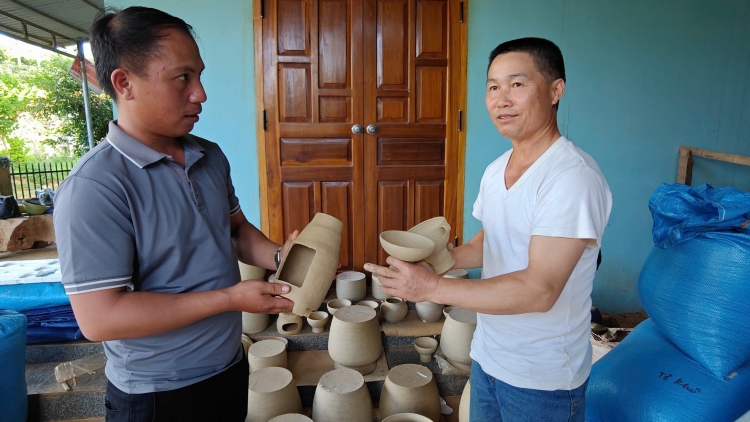 Ngon tô thứ 7 mự 09 căm bườn 11 pì 2024 – Chự hiềm nghê pẳn òm hày mi té chạu té lài ma nẳng Mương Chanh