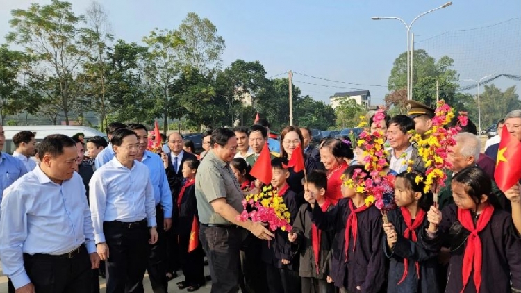 Khua knŭk kna Phạm Minh Chính nao hlăm knăm bi mguôp djuê ana ti čar Lạng Sơn 