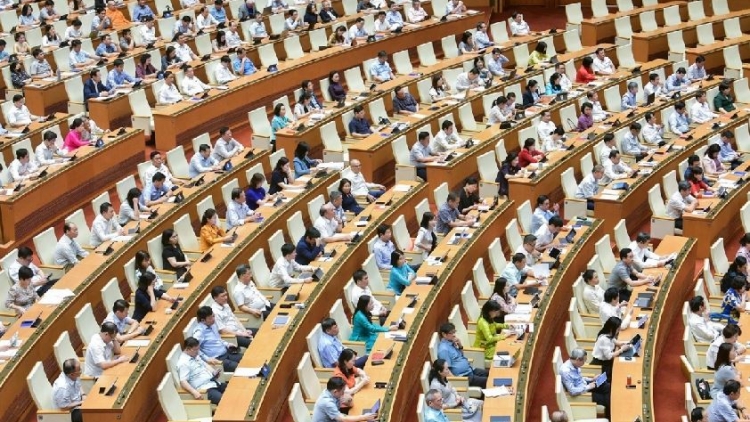 Quốc hội rƀŭn nchră ƀư nau kan uănh săch nŭih pah kan