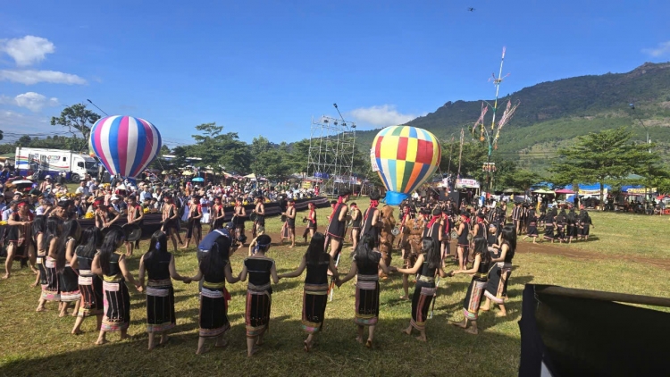 Pơgơ̆r blŭng a “Giĕng lêh Pơkao Dur - Kông ŭnh Chư Đang Ya sơnăm 2024”