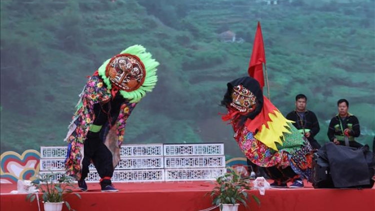 TAMIA ONG SINGA MANGIU -  SA JANIH ILAMO BANGSA DI RAHRA BHUM LẠNG 