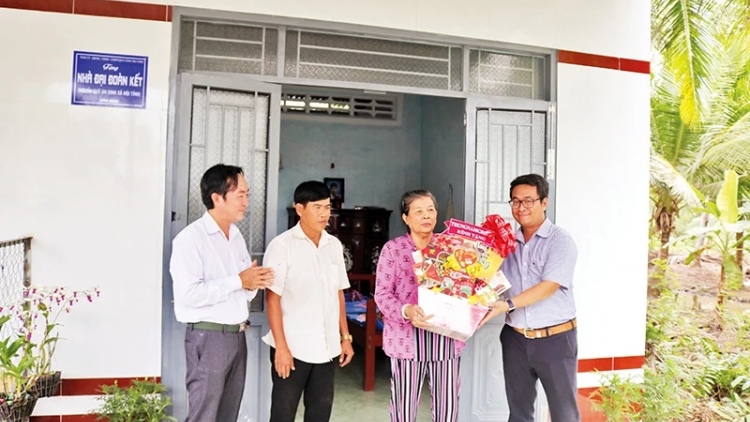 TINH TRÀ VINH HU JAO BREI JAIK 2.000 BAOH SANG JUM PATAOM KA URANG KATHAOT