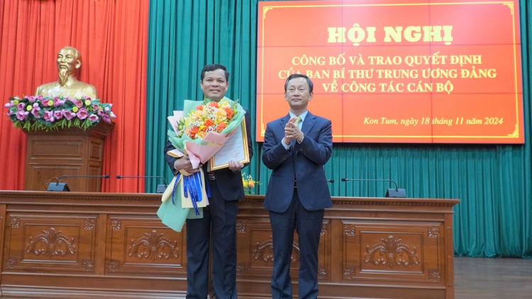 Kơdră Khŭl krao hơvơn kon pơlei Nguyễn Đức Tuy pơm Phŏ Bí thư Anih jang Đảng dêh char Kon Tum