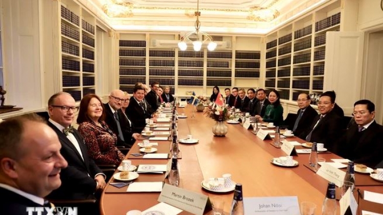 Groi Kruanh dak Võ Thị Ánh Xuân tâm nchră ma Kruanh Quốc hội Thuỵ Điển