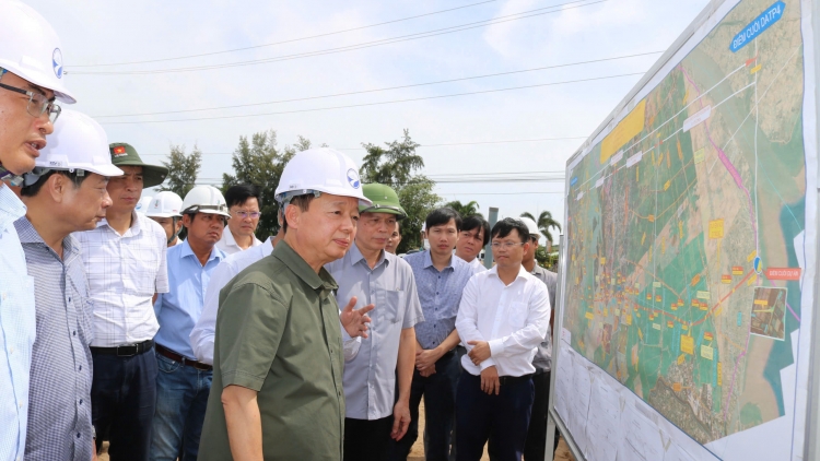 Kơiăng khua knŭk kna Trần Hồng Hà ksiêm dlăng bruă hluê ngă êlan êran pral ti Sóc Trăng