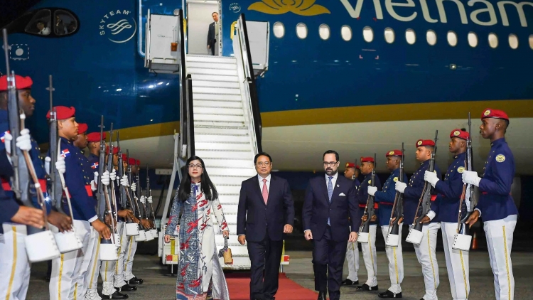 Pôa Phạm Minh Chính, Ngế pro xiâm hnê ngăn tơnêi têa lăm pôu păng ‘nâng Kŏng hòa Dominica