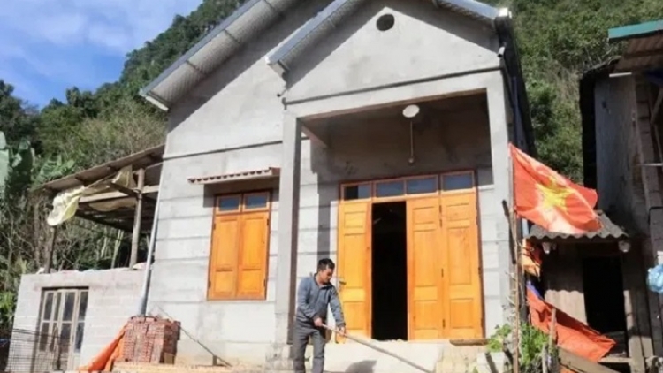 YAOK BHUM PALEI BREI NGAK TAKIK ABIH 3 THAIK THAOT SANG DAOK PIAH DAONG URANG KATHAOT