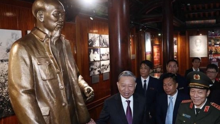 Tổng Ƀí thư ồng Tô Lâm chu ñàng kah kơlôi Củ tịc Hồ Chí Minh tàm càr Nghệ An 