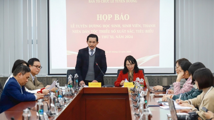 BHIỆC BHAN HƠNH DEH HỌC SINH, SINH VIÊN, ĐHA ĐHÂM C’MỌOR MANƯIH ACOON COH LIÊM CHOOM, BHRIÊL TA BACH G’LUH 11 TA BHRỢ OOY BƠR T’NGAY 27 LÂNG 28/12 NÂU