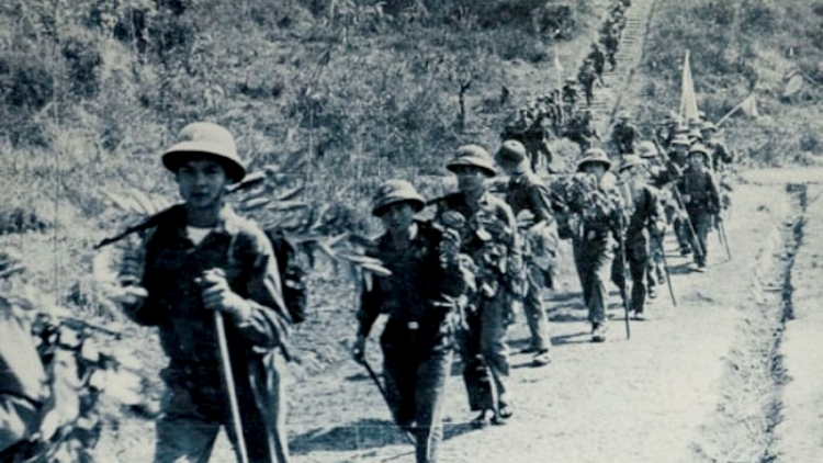 Jơhngơ̆m đon ƀlŏk hơdơ̆r kơ ƀô̆ đô̆i tơ̆ trong Trường Sơn nuih mơng