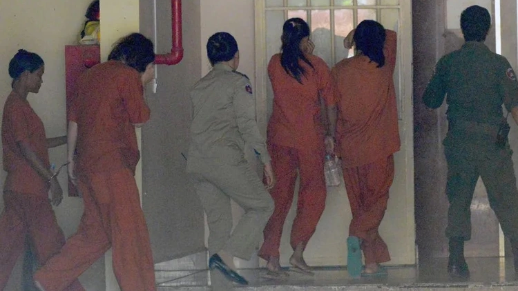 ពត៌មាន​ម៉ោង៦