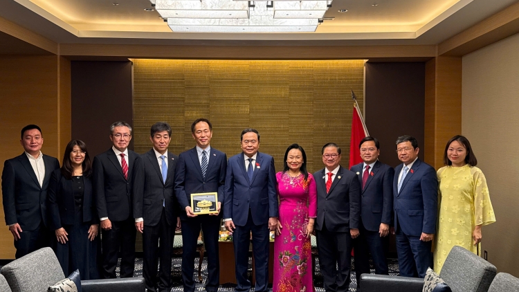   Khua Anôk bruă kƀĭn ala Trần Thanh Mẫn bi tuôm hŏng Khua Anôk bruă Aeon Mall ti Japon 