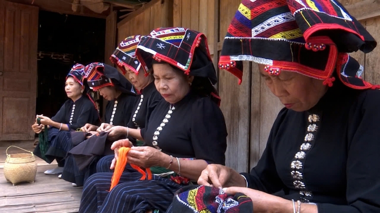 Chính sách dân tộc giai đoạn mới “Địa phương quyết, địa phương làm, địa phương chịu trách nhiệm” 